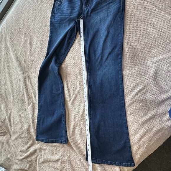 **NWOT Democracy Baby Bootcut “booty lift” Jeans SZ8 - Picture 4 of 10